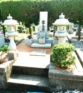 2017/5/23 遠賀霊園、N家様のお墓周りをガチン固で施工！　すっきりして、草苅の手間がなくなりました！